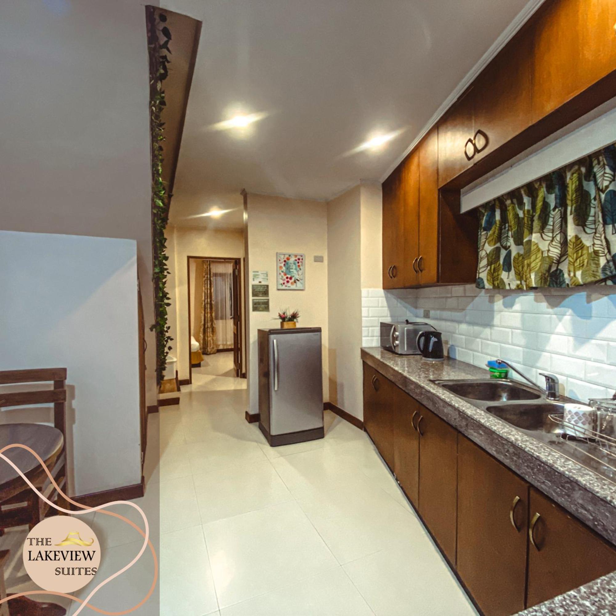 เลควิว สวีท Bed & Breakfast Tagaytay City ภายนอก รูปภาพ