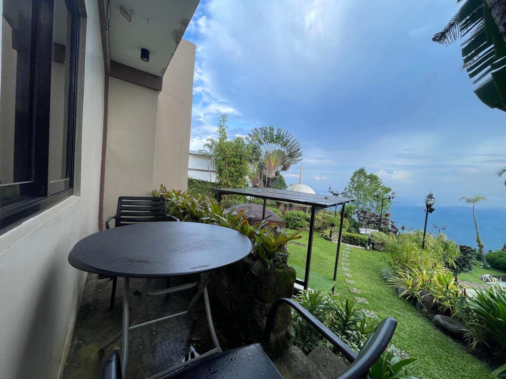 เลควิว สวีท Bed & Breakfast Tagaytay City ภายนอก รูปภาพ
